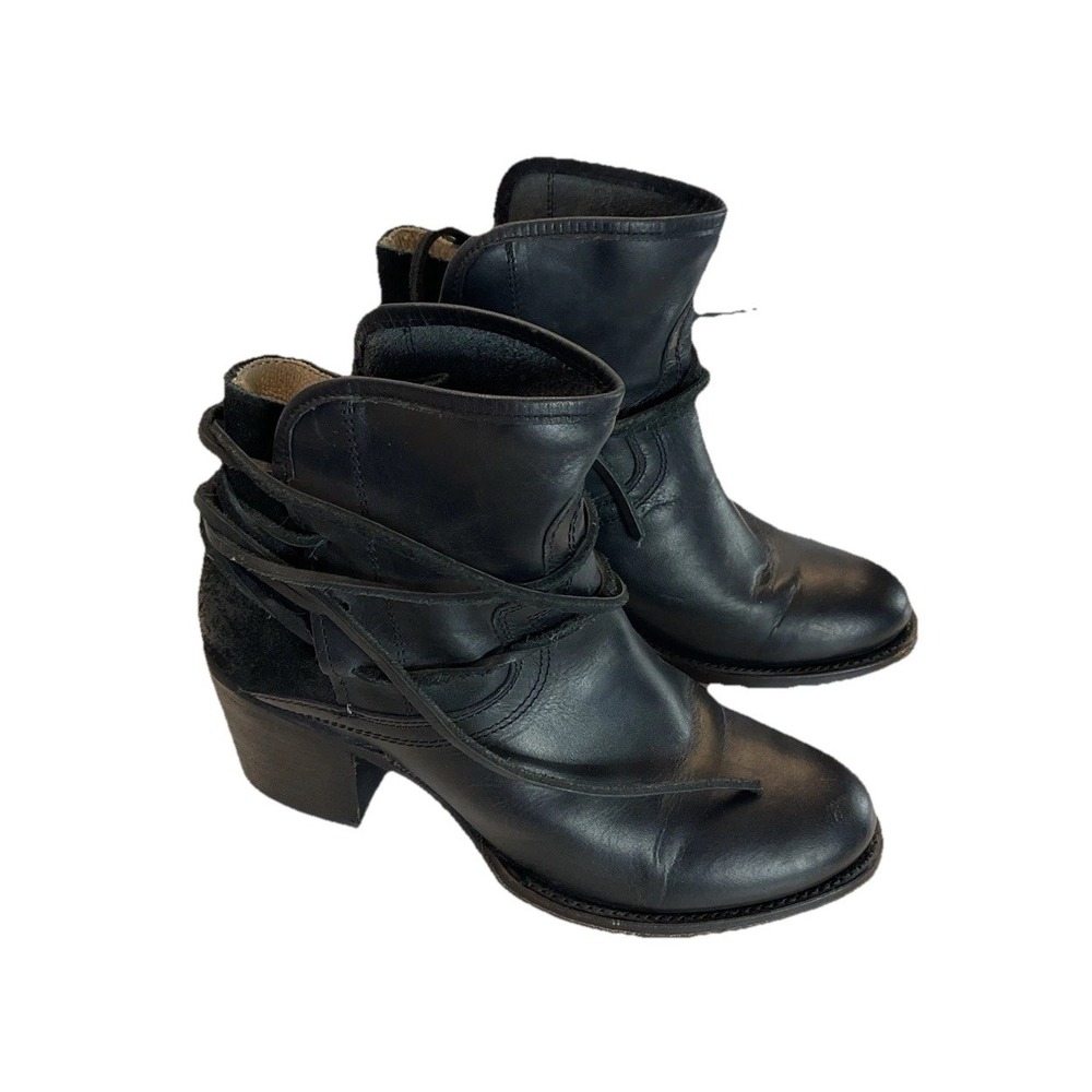 Freebird by Steven Casey Leather Chunky Heel ankle booties  7 Black MOTO‎